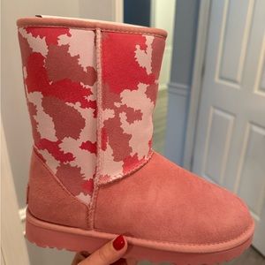 Pink Uggs